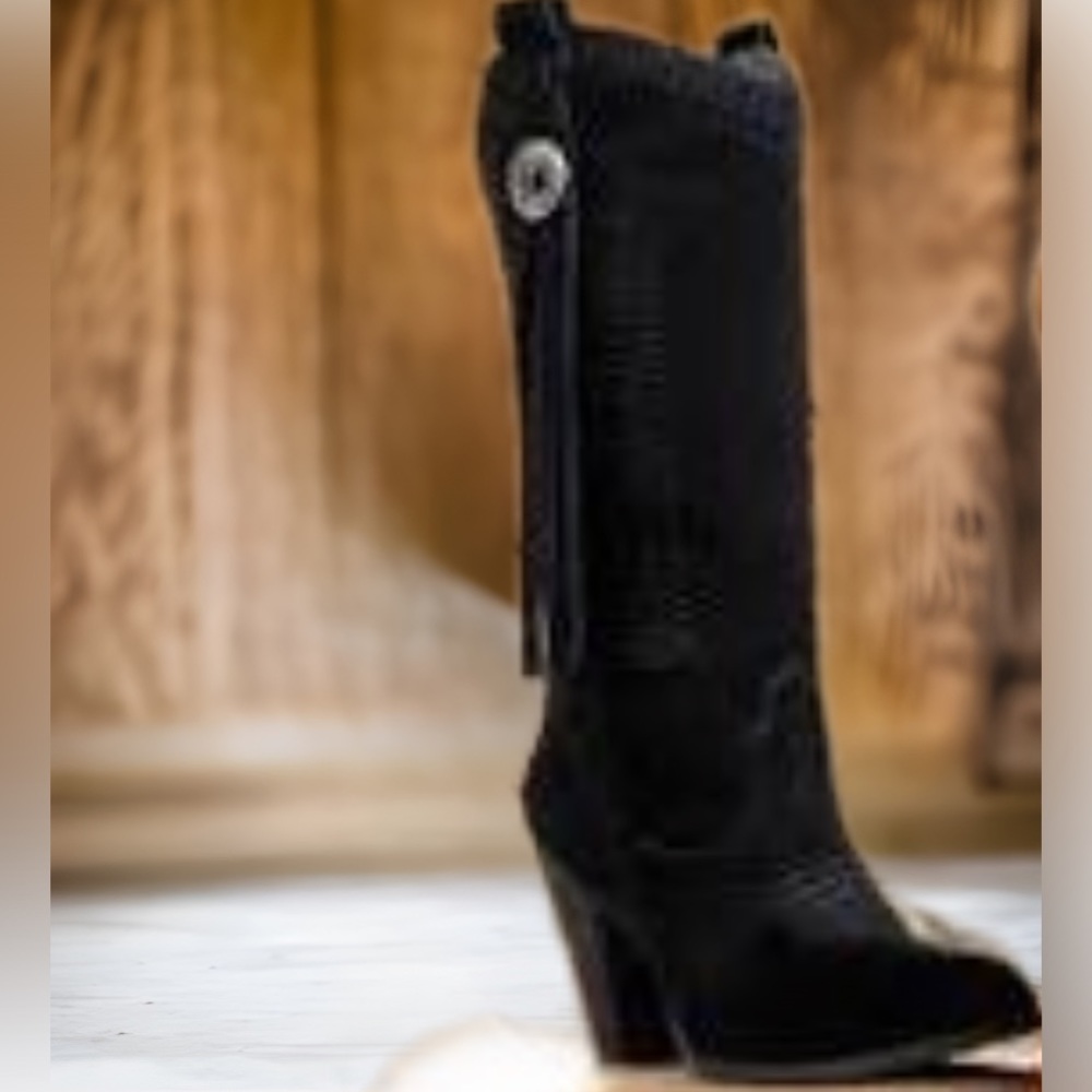 NWT Reba Hades Women’s 6.5M Leather Boots.